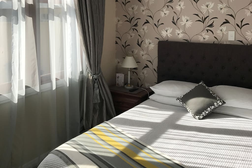 Room 3 with ensuite & sea view
