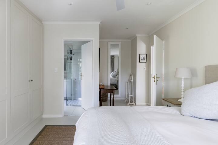 Thirty three Strawberry Lane Cottage gallery image 2