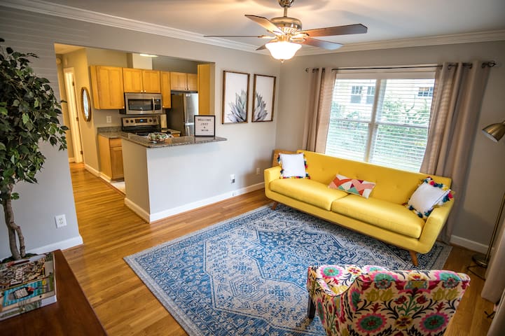Downtown Raleigh Condo- Walkable to EVERYTHING!
