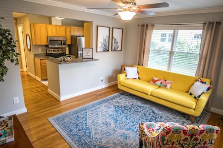 Downtown Raleigh Condo- Walkable to EVERYTHING!