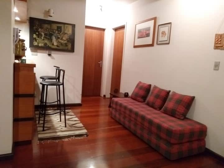 Apto. Com Linda Sacada Bem No Centro De Gramado - Gramado