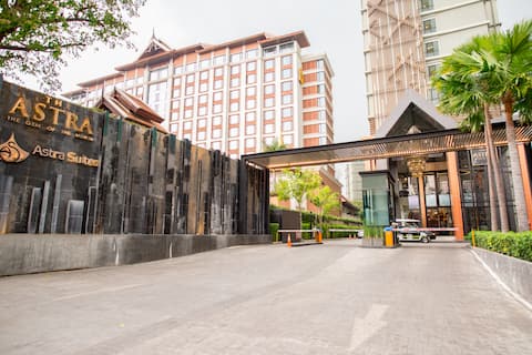 LUXURY APARTMENT @ THE ASTRA NEAR NIGHT BAZAAR