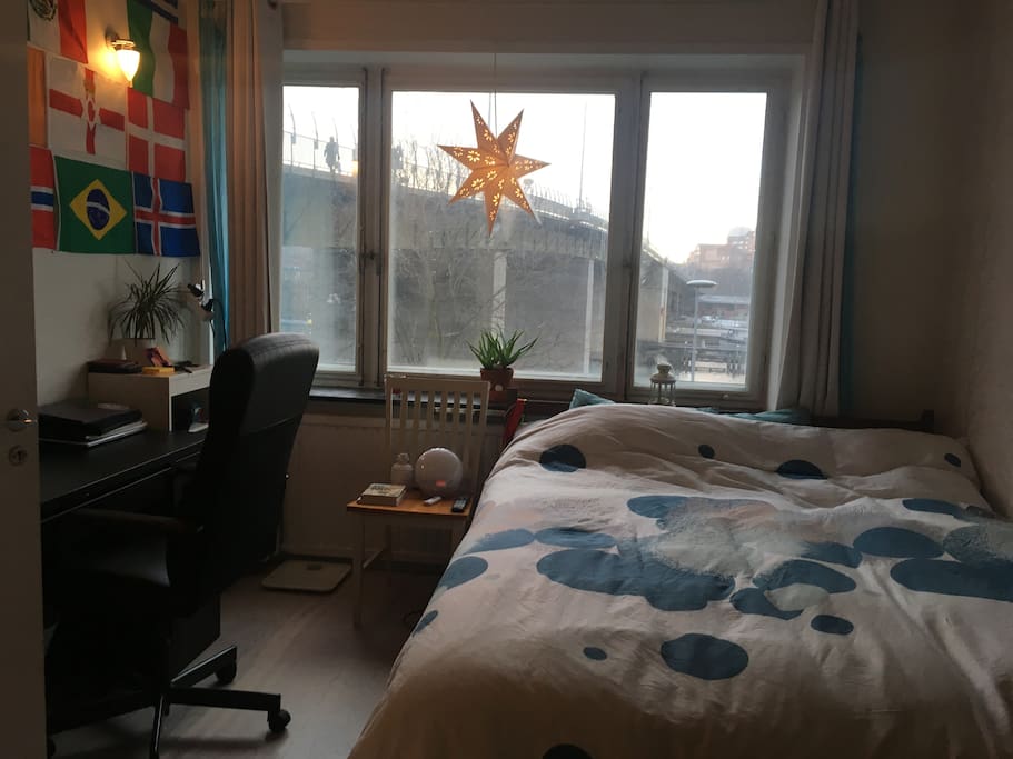 Conformable queen bed, quiet room with a lovely view for the water
