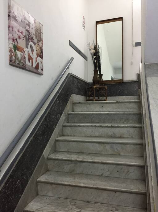 escalera al segundo piso