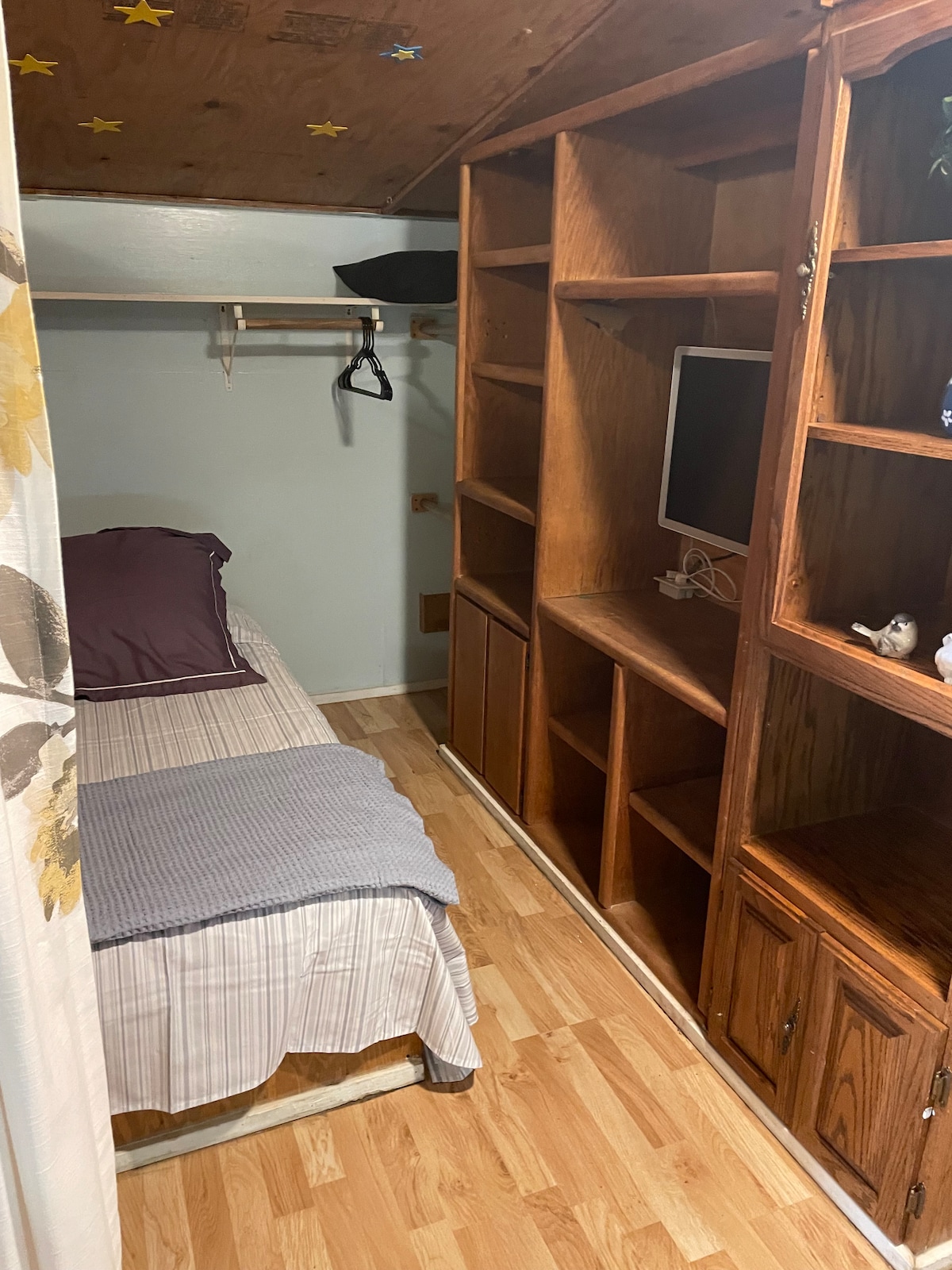 საძინებელი 1