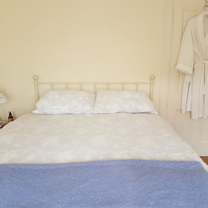 Comfy double queen bed