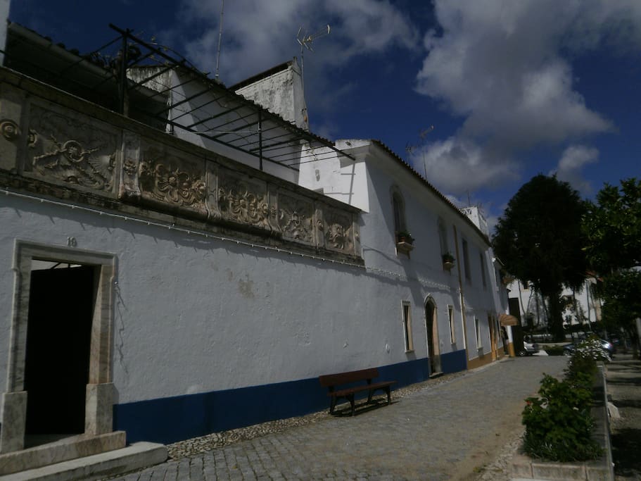Fachada e entrada da casa