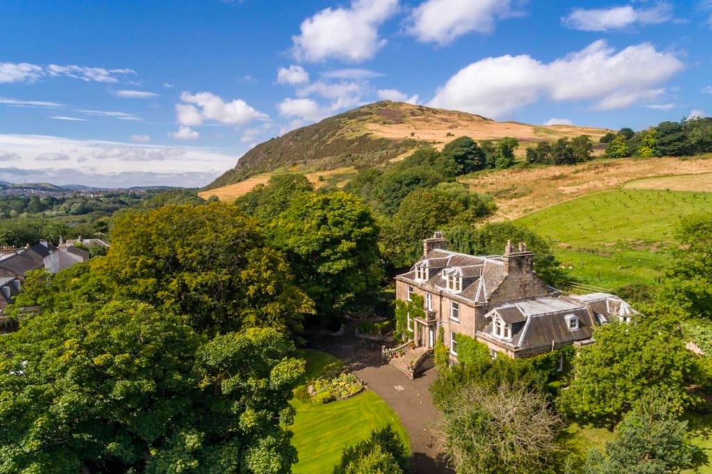 The Annexe sits at the foot of extinct Volcano Arthur's Seat.