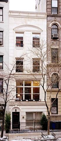 Magnificent Townhouse – Upper East Side – NYC gallery image 2