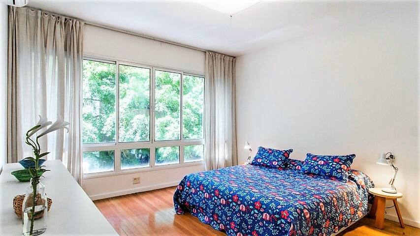 Front beach 3 bedroom apartment C103A gallery image 3