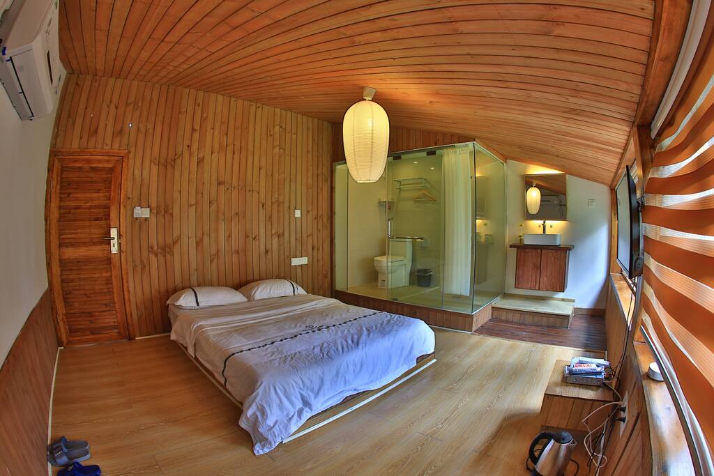 阁楼原木屋