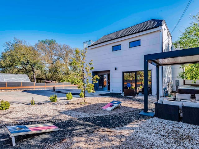 Hot/ColdTub | FirePit | DT View | Modern| 3/3.5