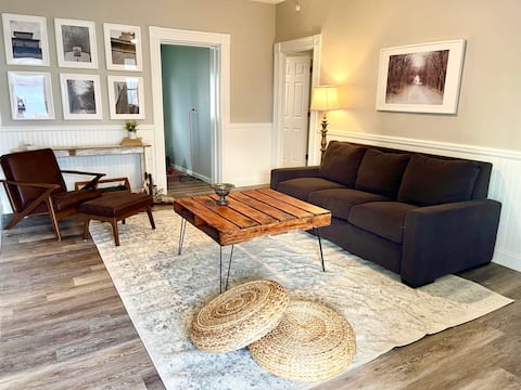 Treehouse on the Katy Trail (Bur Oak)