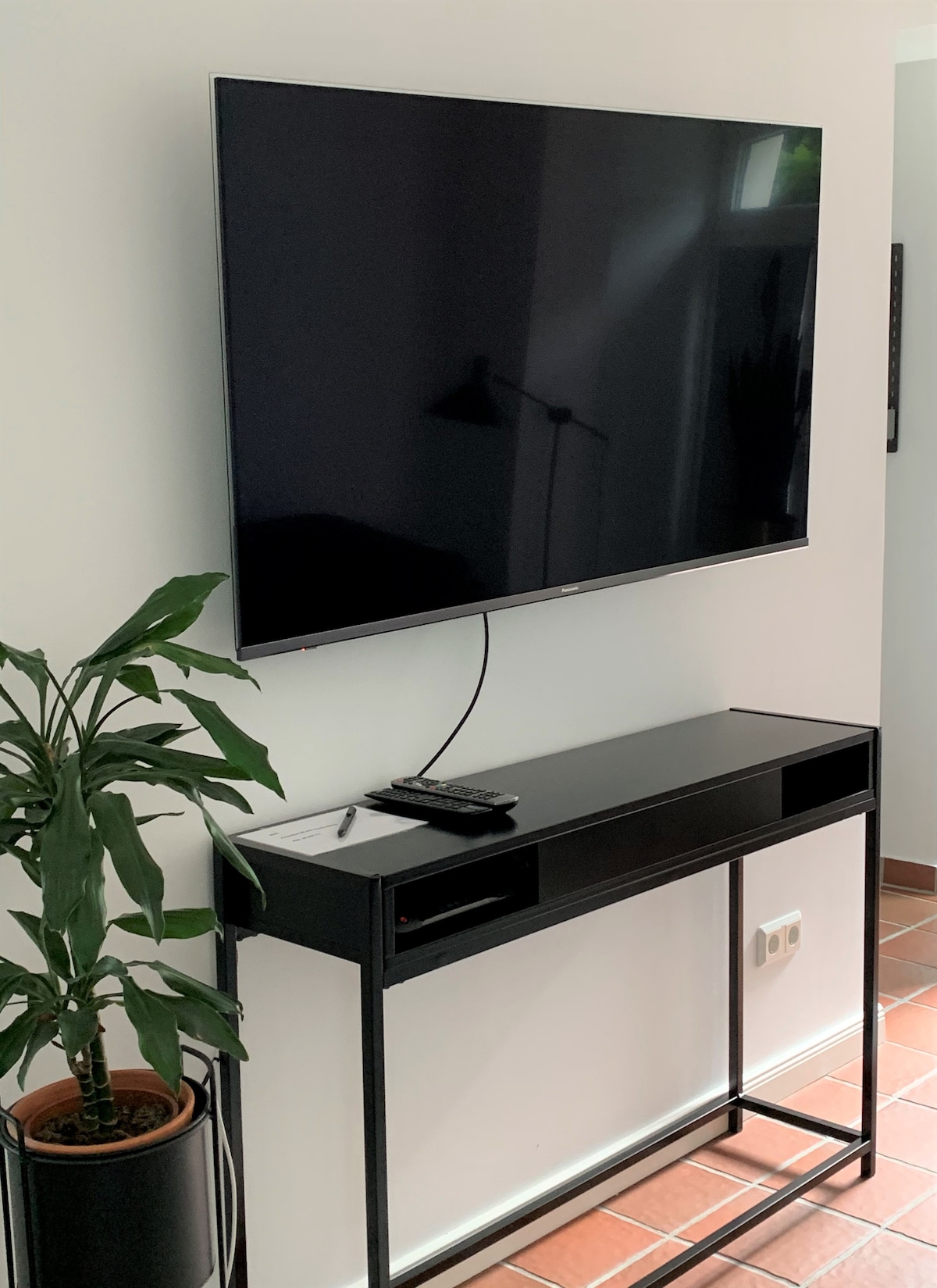 Successful Airbnb property: * well cared for living in central Hamburg * in Altstadt