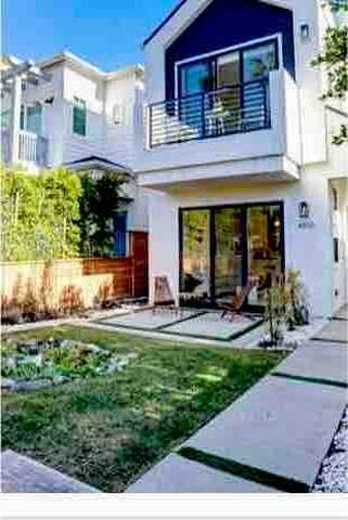 Newly build house with lots of natural light! gallery image 2