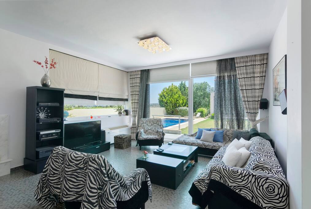 Ground floor - Living Room