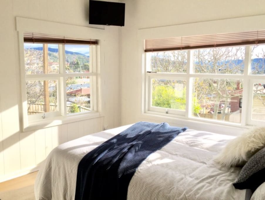 Views of the Mt Direction and the garden from the comfort of your bed.