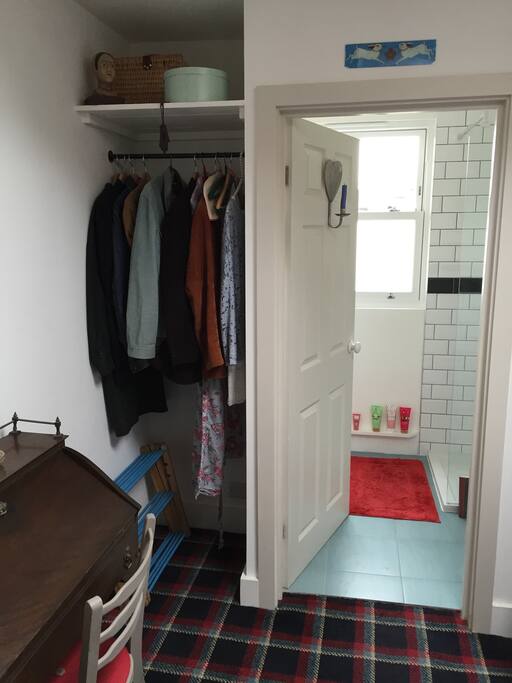 Hanging space for clothes
