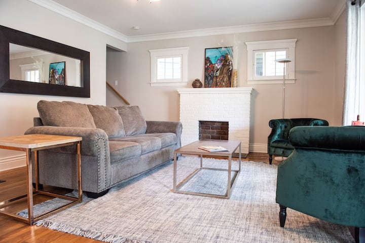 Hip Highlands Victorian- Sleeps 8- Walk Everywhere - Louisville, KY