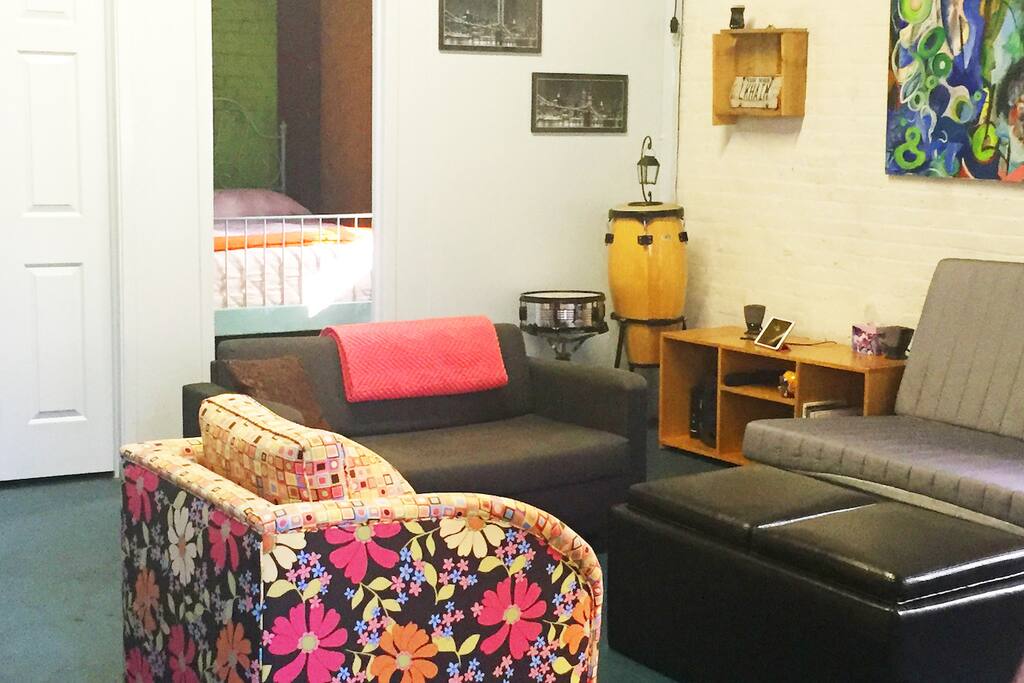 Common area with views of the two guest rooms.