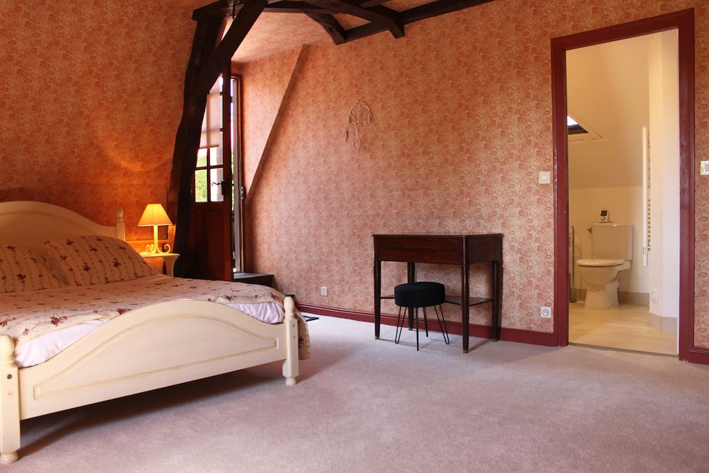 This room is accessed completely independently via the terrace - ideal for anyone with limited mobility or wanting a greater degree of privacy.