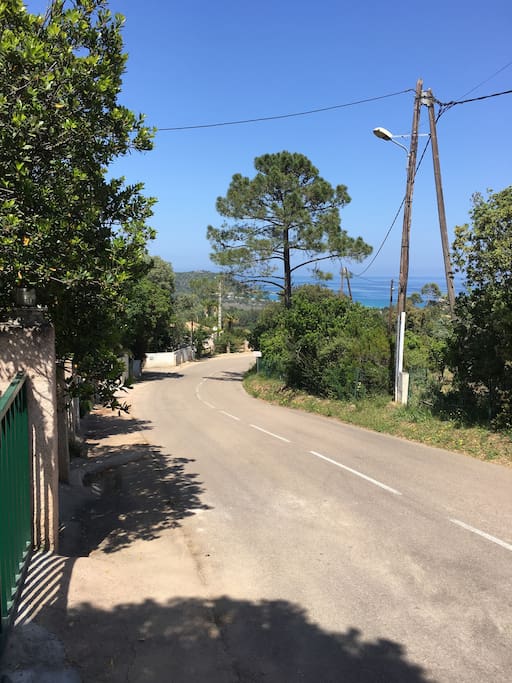 Route de La Testa vers la plage