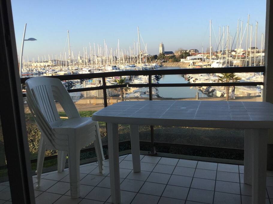 Loggia vue sur le port