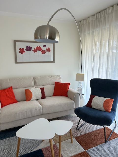 Popular Airbnb listing: Beautiful 2-room near sea, with pool and parking, 2* in Mandelieu La Napoule
