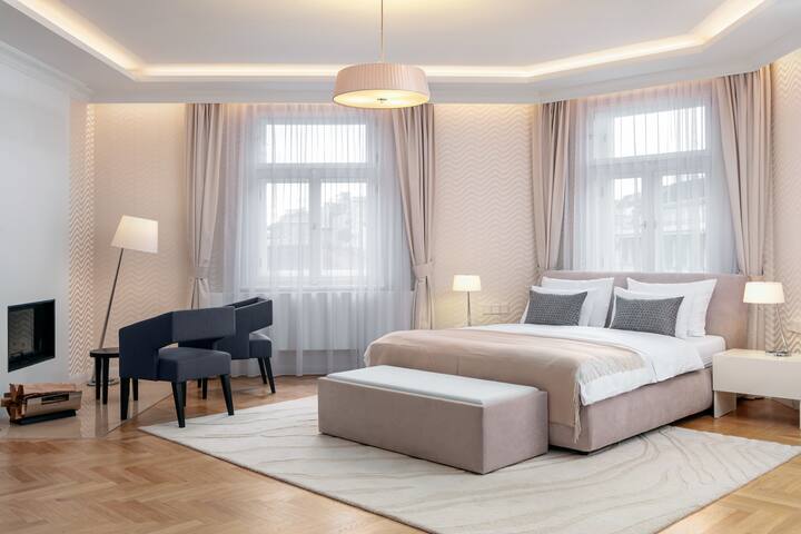 Revolucni Apartments Old Town Three-Bedroom gallery image 3