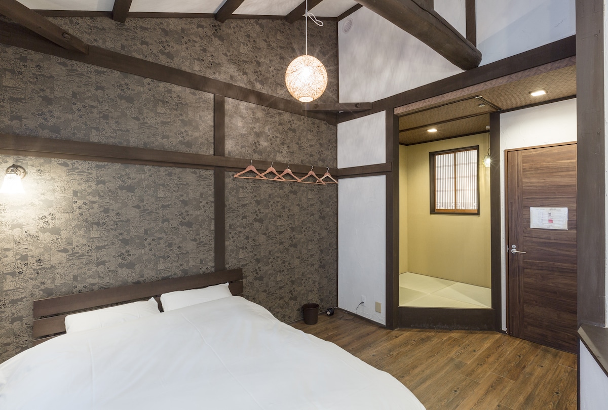 1b7279e6-1c10-4567-a214-