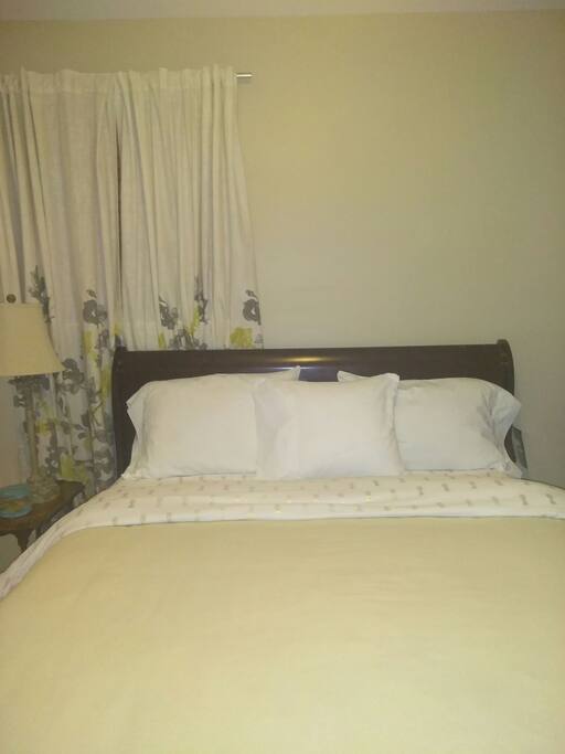 1/3 Private bedroom in split foyer home