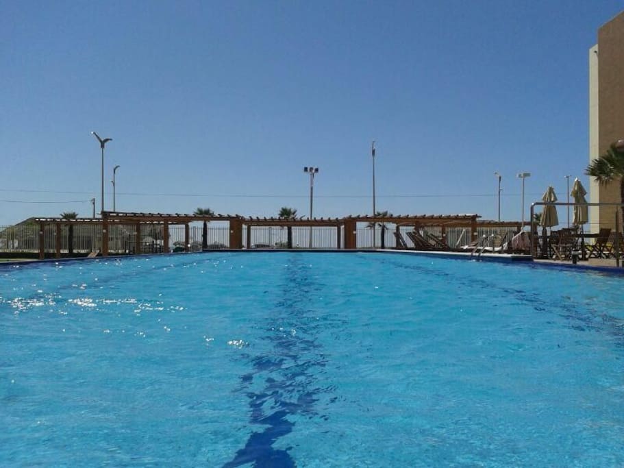 Piscina frente mar