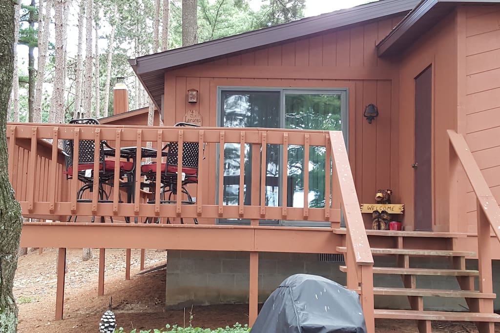 Beautiful lake views on deck, includes gas grill.