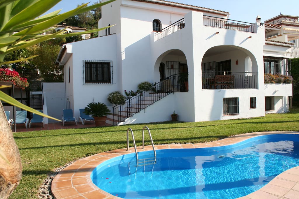 Spacious villa with private pool, seaview and green garden.