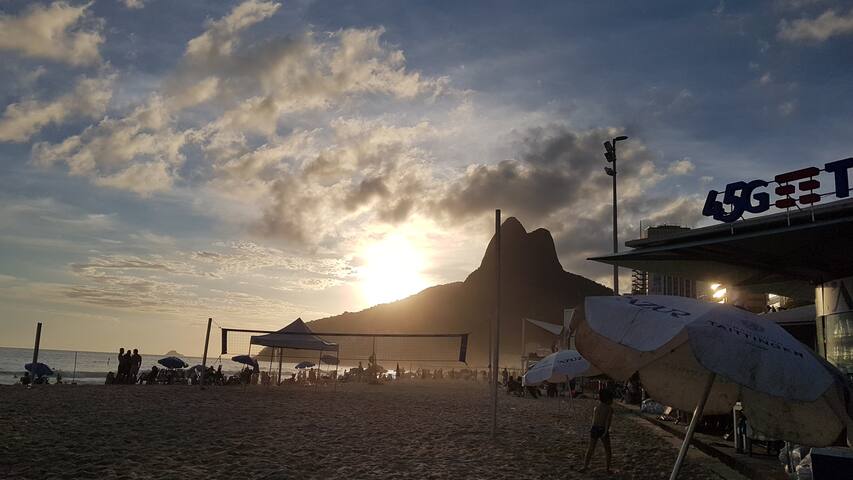 Leblon, 3 quartos, para ir a pé para a praia! gallery image 3