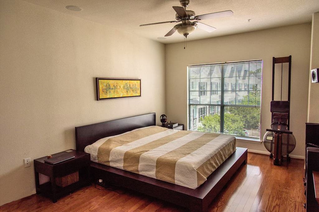 Bedroom with an incredibly comfortable king size bed