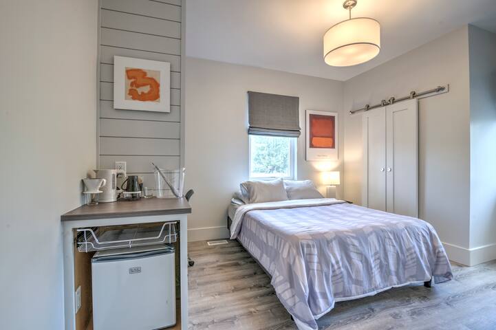 Seriously The Cleanest Best Value in A2! Suite #3