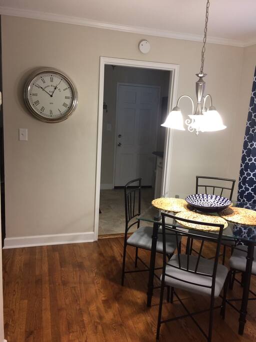 Breakfast Room looking in to the kitchen