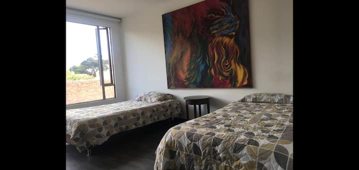 Vitanda viwili ambavyo vinaweza kuunganishwa ..Double