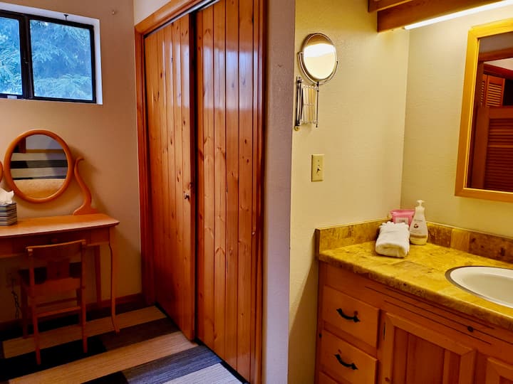 Master bedroom enuite with separate vanity and bathroom/shower.