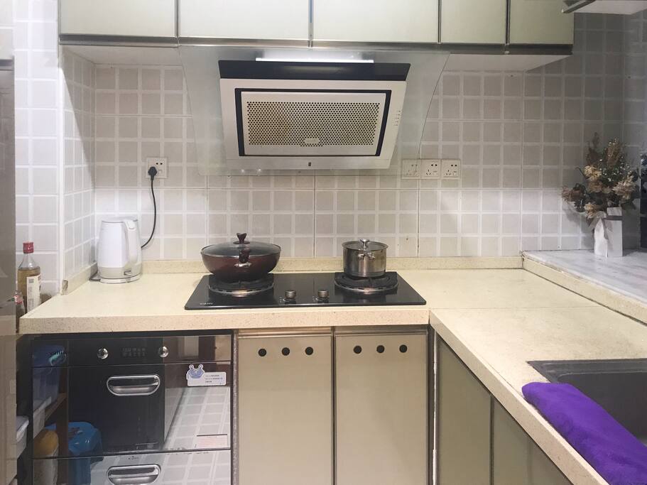 厨房东西都可以用,如果我在家做饭可以一起吃哟