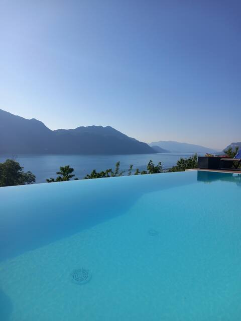 Beautiful villa with great views!