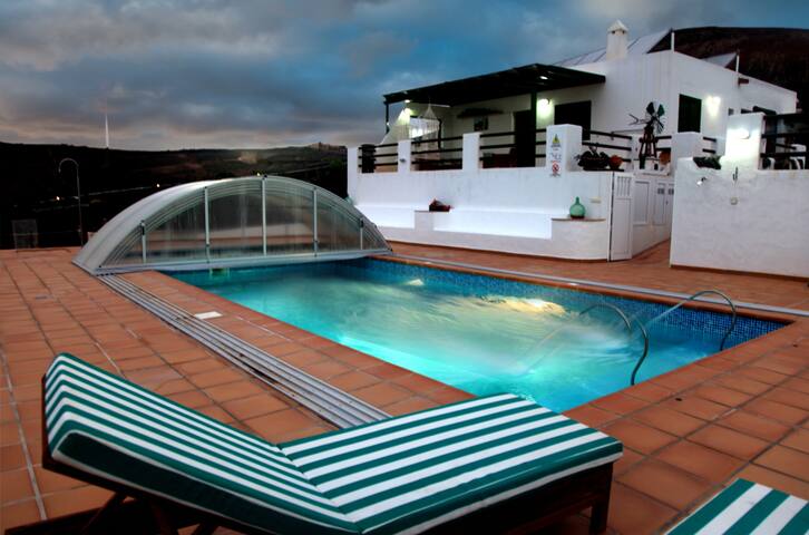 Casa Tinasoria ( Roque del Este ) para 2 personas