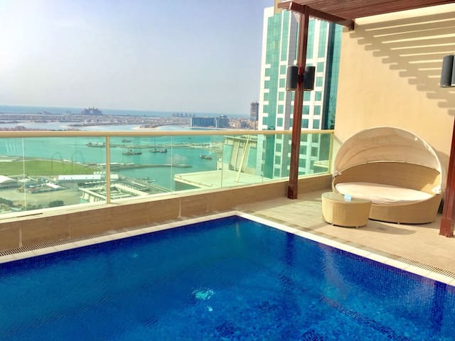 Pvt Cosy en-suite room in lux Penthouse w/pool