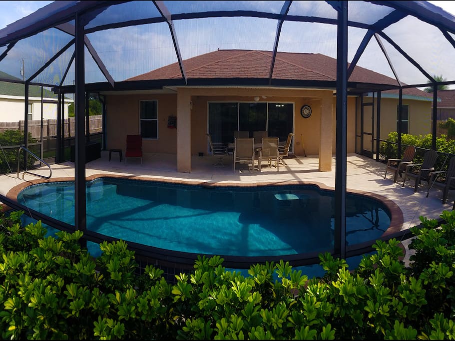 Spacious screened florida room, wide triple patio door