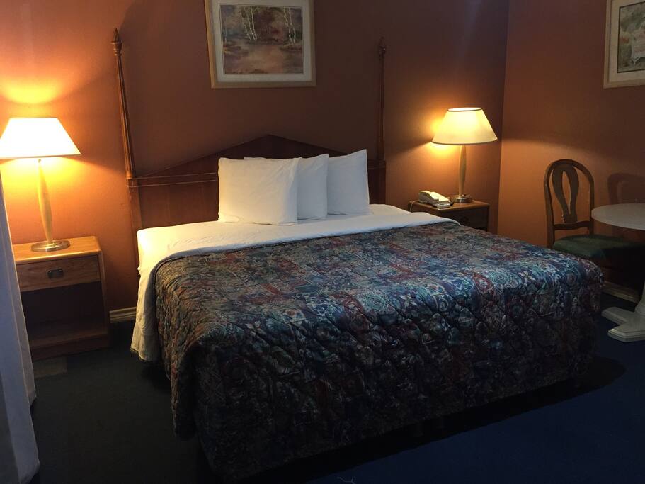 King Size Bed: Non-Smoking