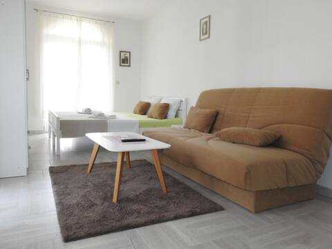 Luna Studio Apartment with 2  Balconies