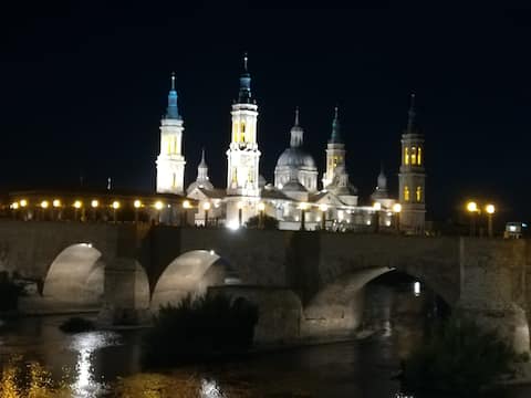 Propiedad de Airbnb exitosa: NEW APARTMENT IN DOWNTOWN ZARAGOZA en Zaragoza