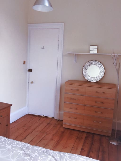 Double bedroom: Cosy, sunny with private bathroom