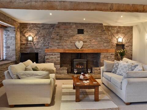 Ty Gwilym; a beautiful Brecons barn conversion